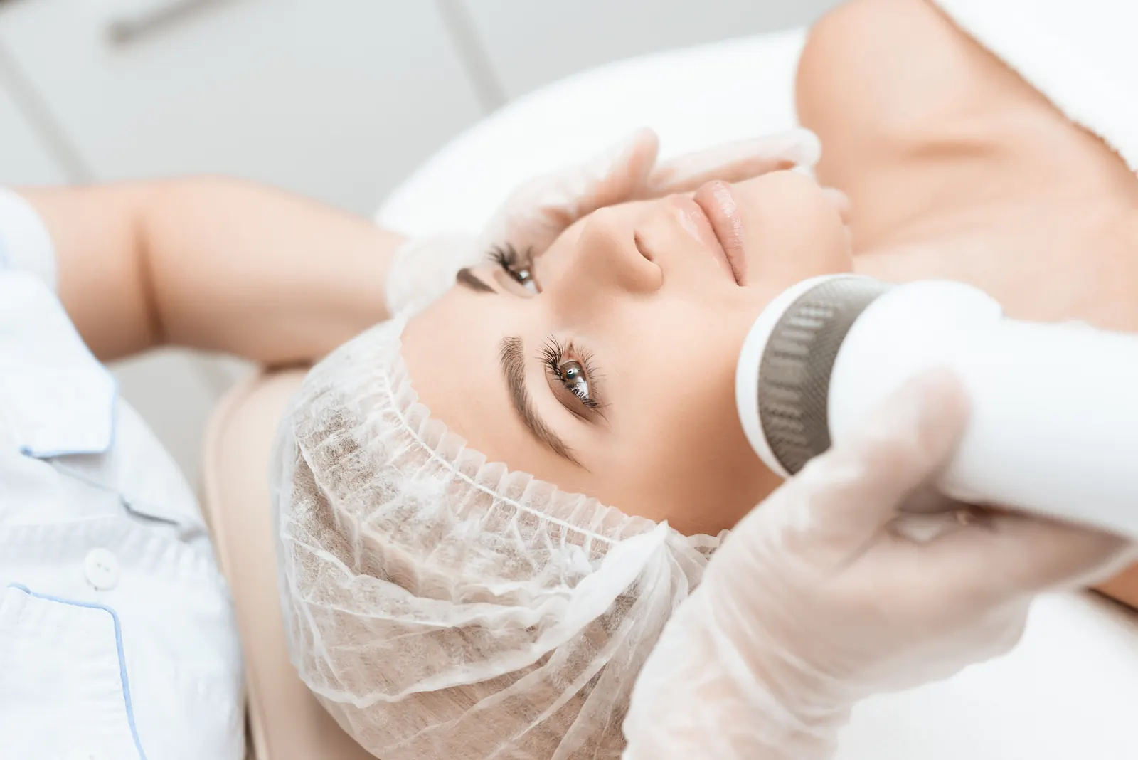Advanced skin treatment using salon machinery